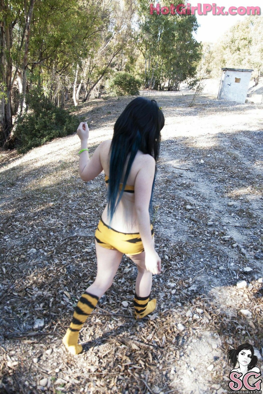 [Suicide Girls] karanlit & voly