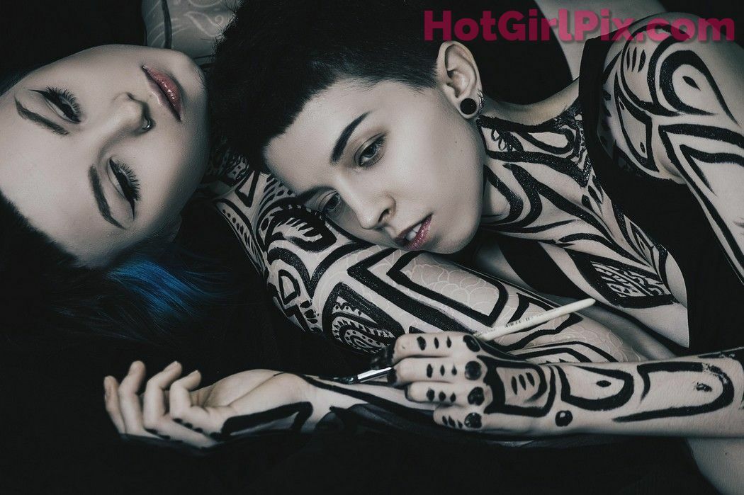 [Suicide Girls] Karanlit