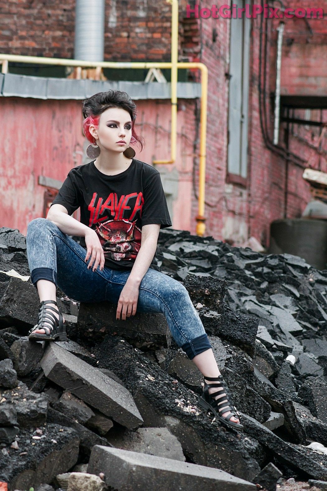 [Suicide Girls] Karanlit