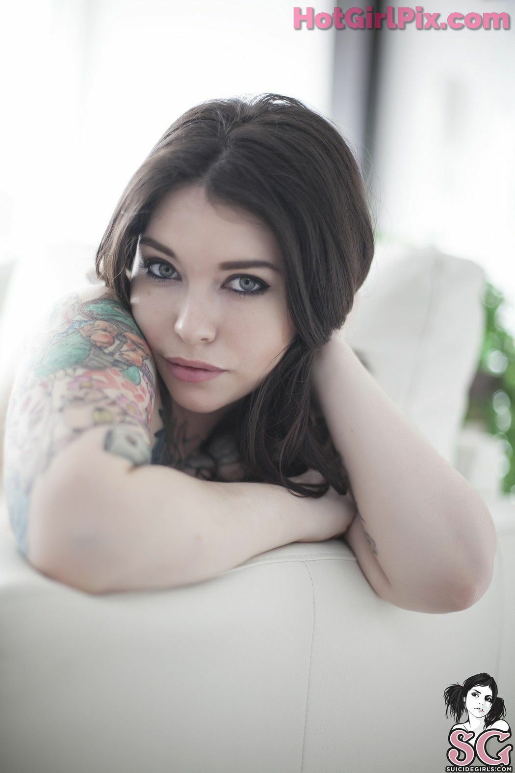 [Suicide Girls] karanlit & voly