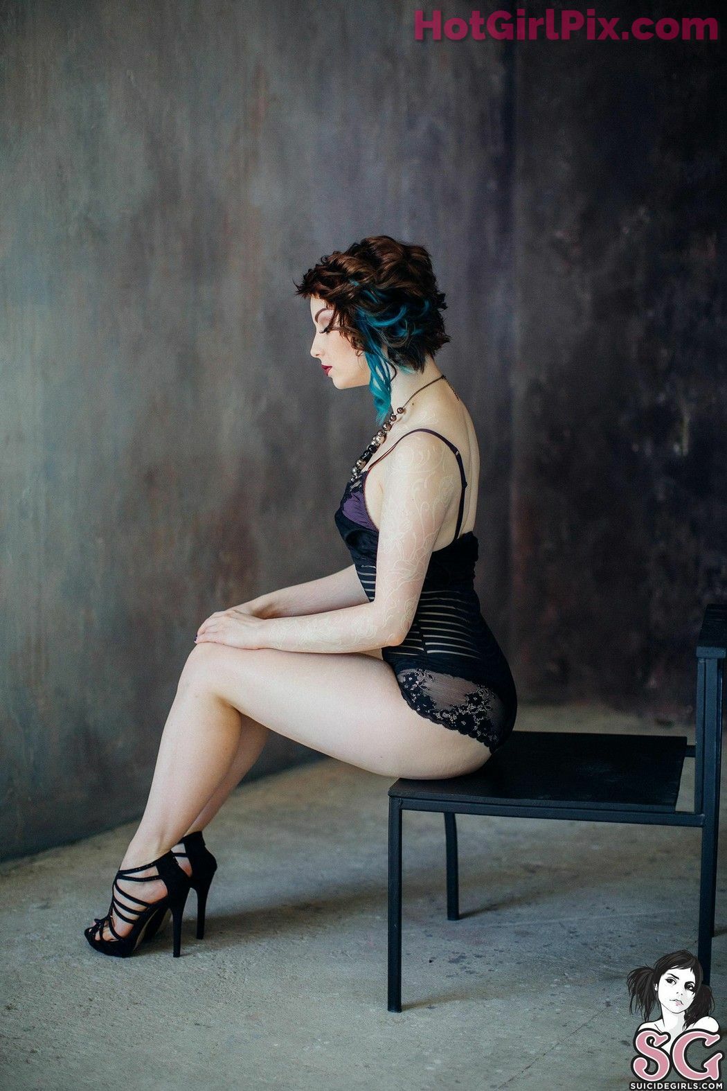 [Suicide Girls] Karanlit