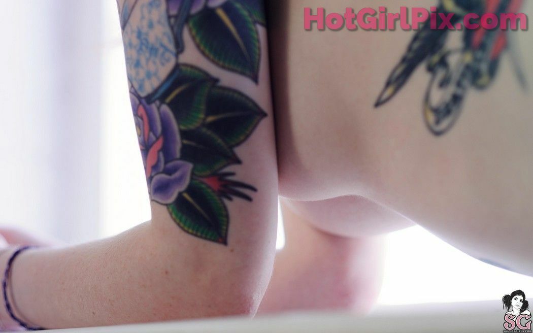 [Suicide Girls] Lass