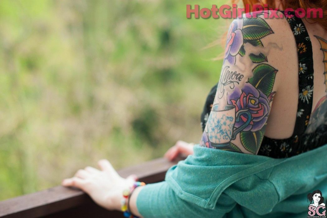 [Suicide Girls] Lass