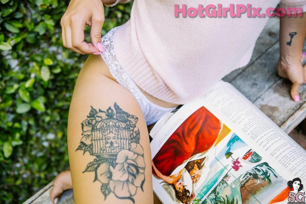 [Suicide Girls] Lascaux Centerfold