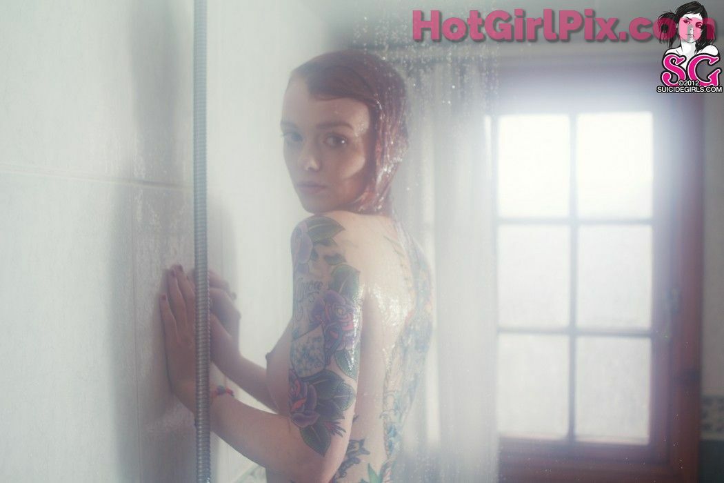 [Suicide Girls] Lass