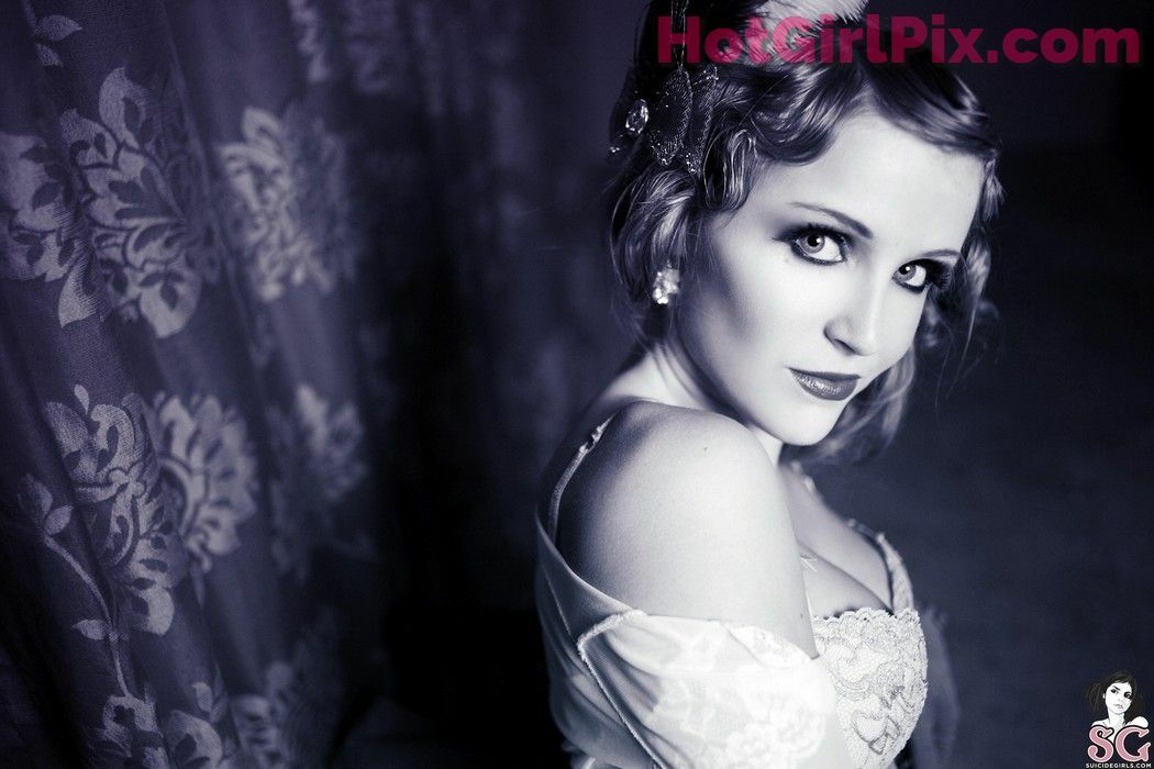[Suicide Girls] Lunar