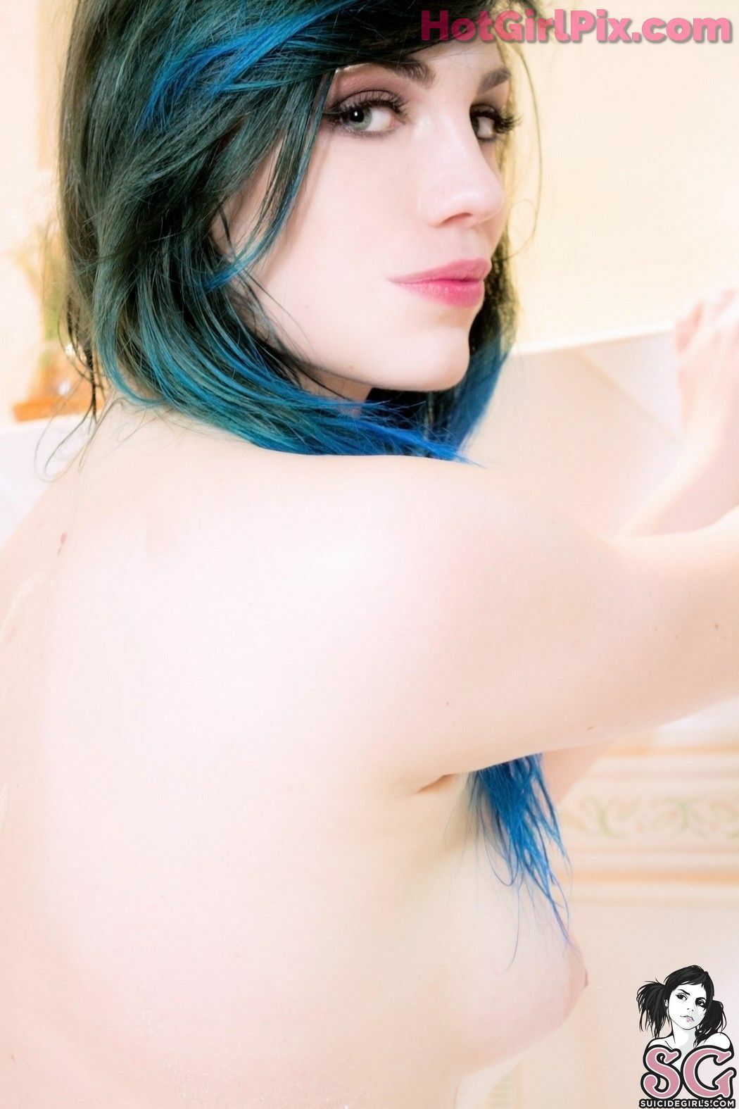 [Suicide Girls] Lovia