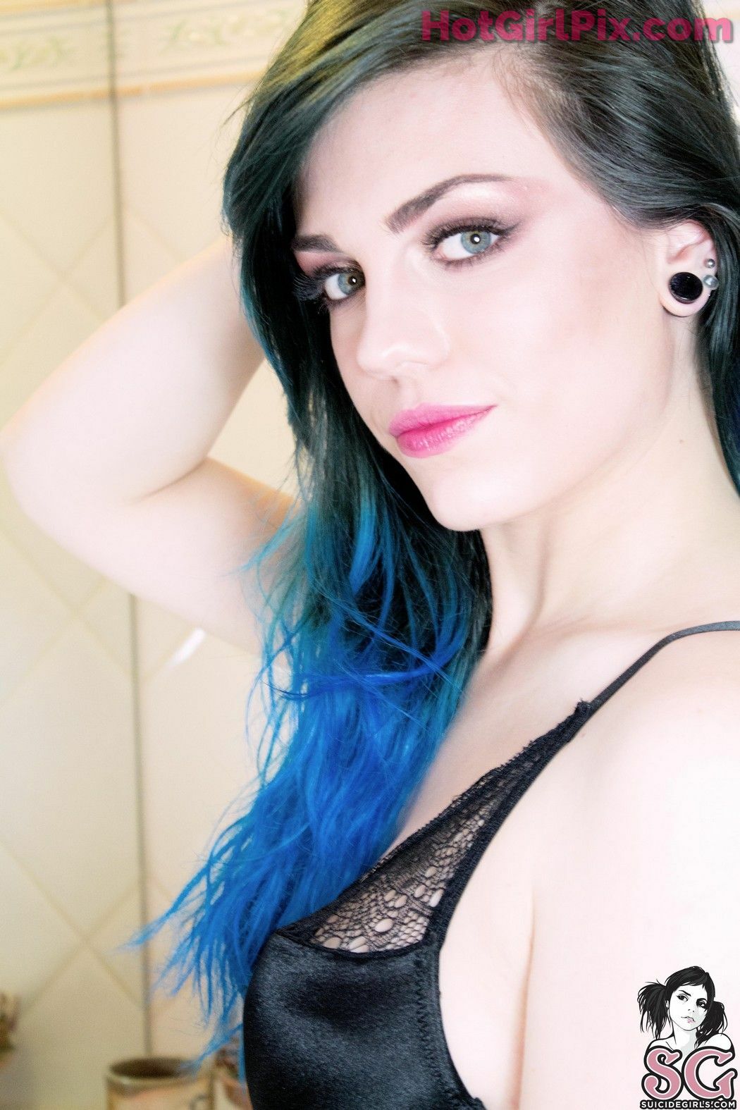[Suicide Girls] Lovia