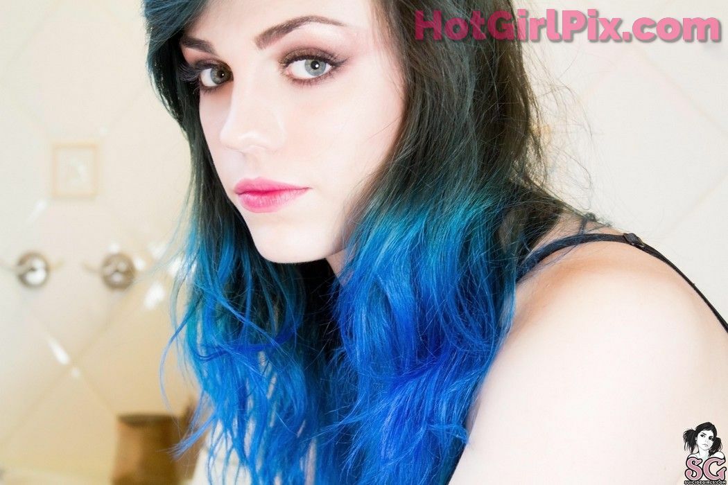[Suicide Girls] Lovia