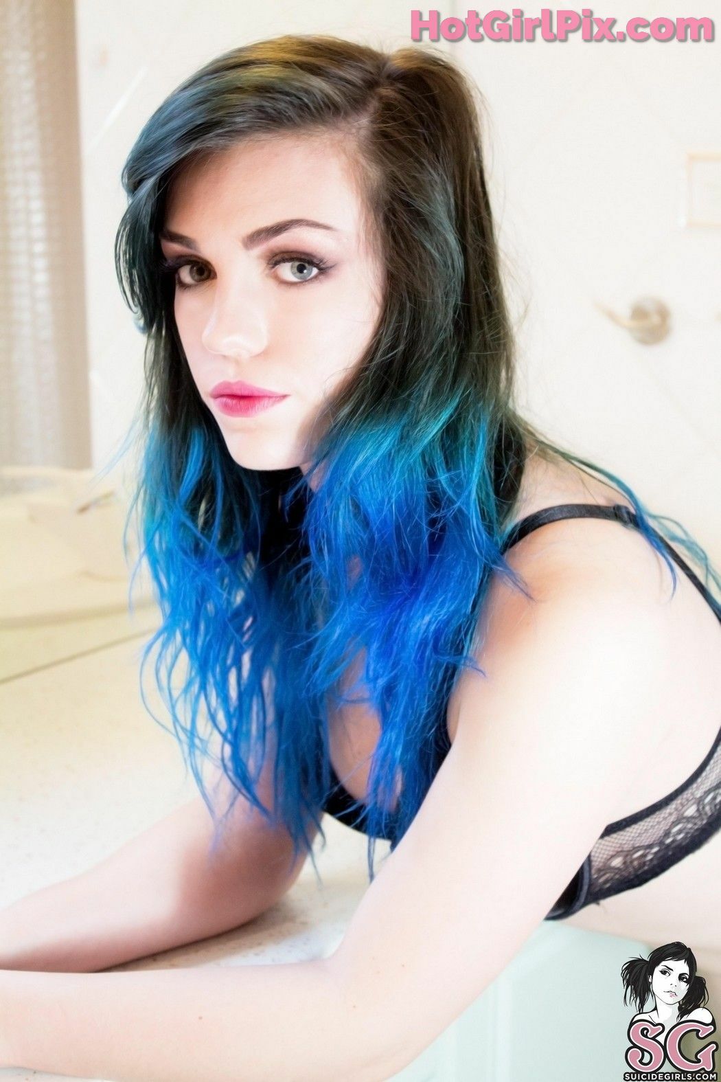 [Suicide Girls] Lovia