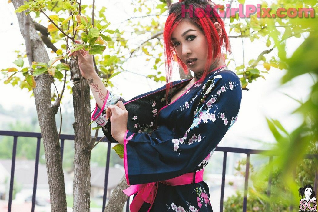 [Suicide Girls] Mahnee