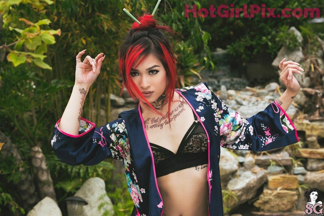 [Suicide Girls] Mahnee