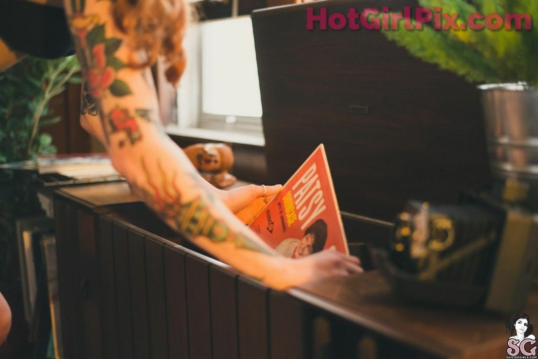 [Suicide Girls] maud