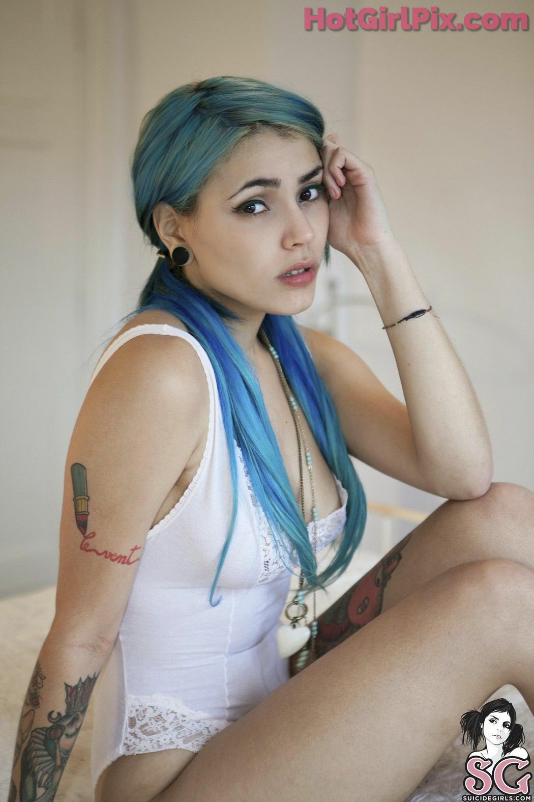 [Suicide Girls] Mendacia