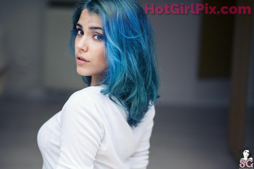 [Suicide Girls] Mendacia