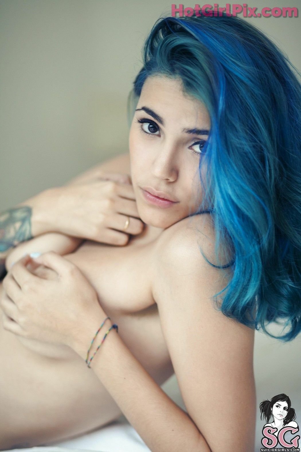 [Suicide Girls] Mendacia