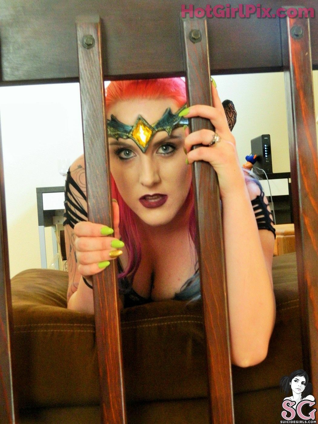 [Suicide Girls] MrsMayhem - Skyrim Queen