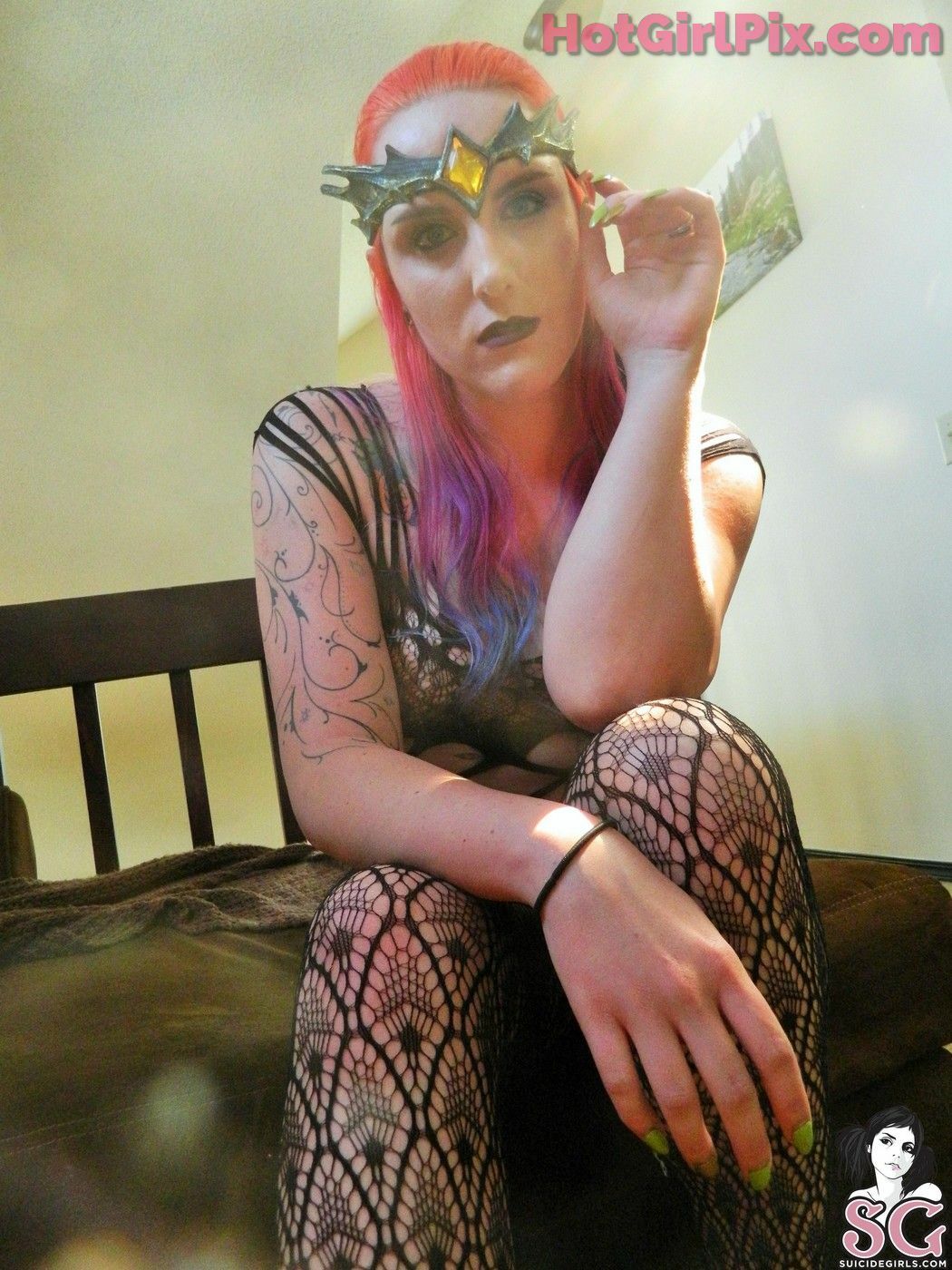 [Suicide Girls] MrsMayhem - Skyrim Queen