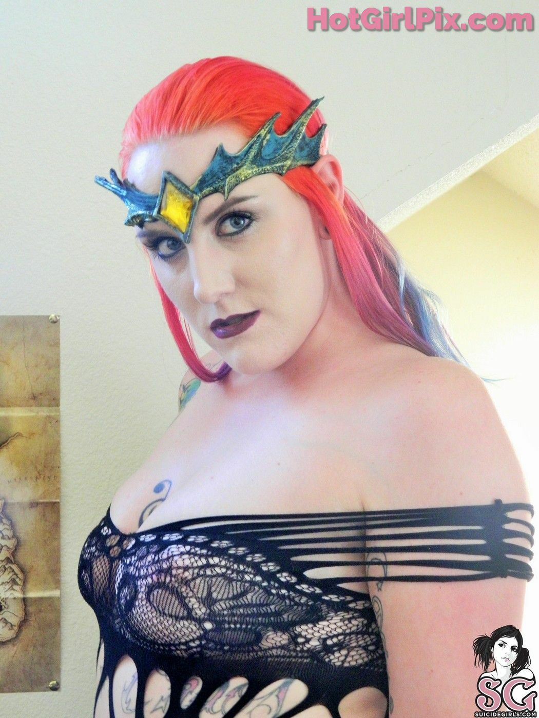 [Suicide Girls] MrsMayhem - Skyrim Queen