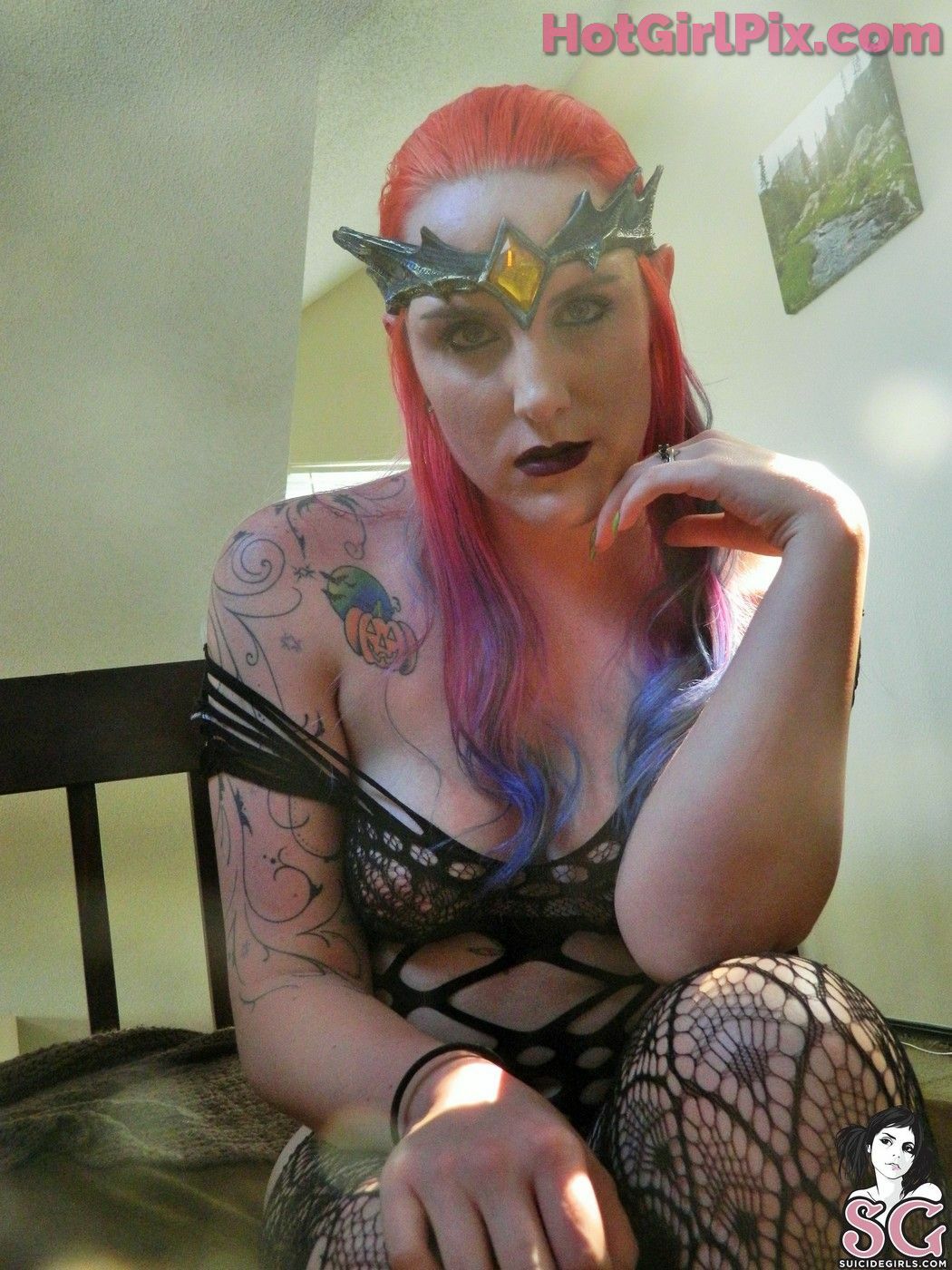 [Suicide Girls] MrsMayhem - Skyrim Queen