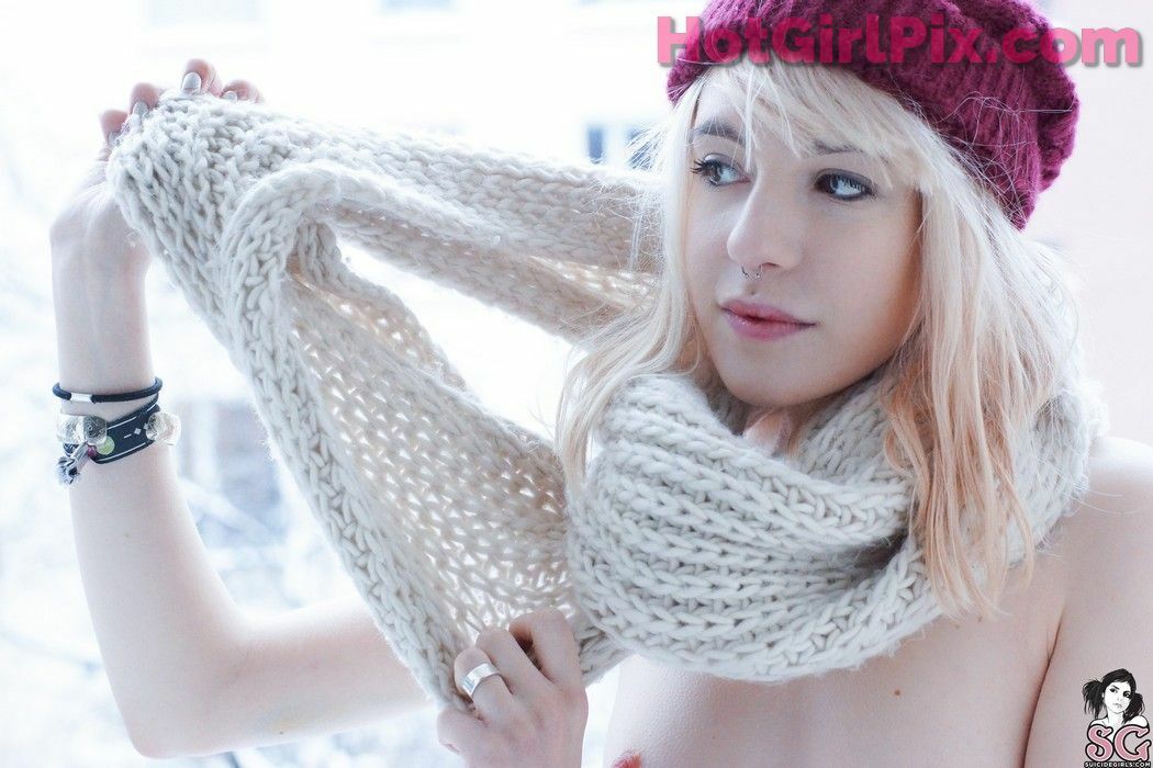 [Suicide Girls] Nur