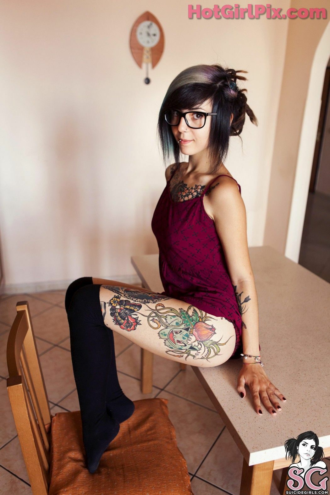 [Suicide Girls] Pandub - Amberwood