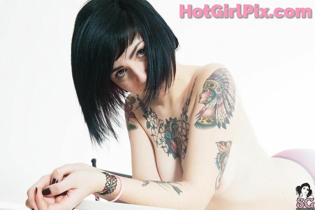 [Suicide Girls] Pandub - Burugōnyu