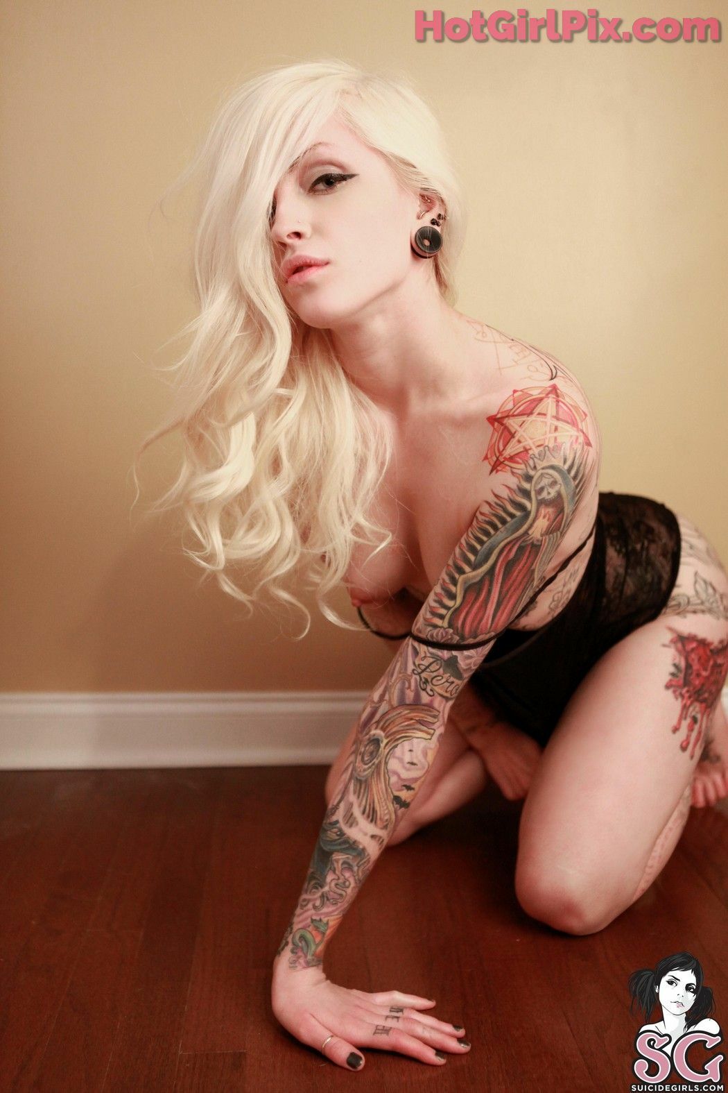 [Suicide Girls] Patton - Blonde Ambition