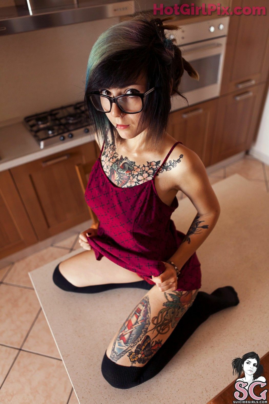 [Suicide Girls] Pandub - Amberwood