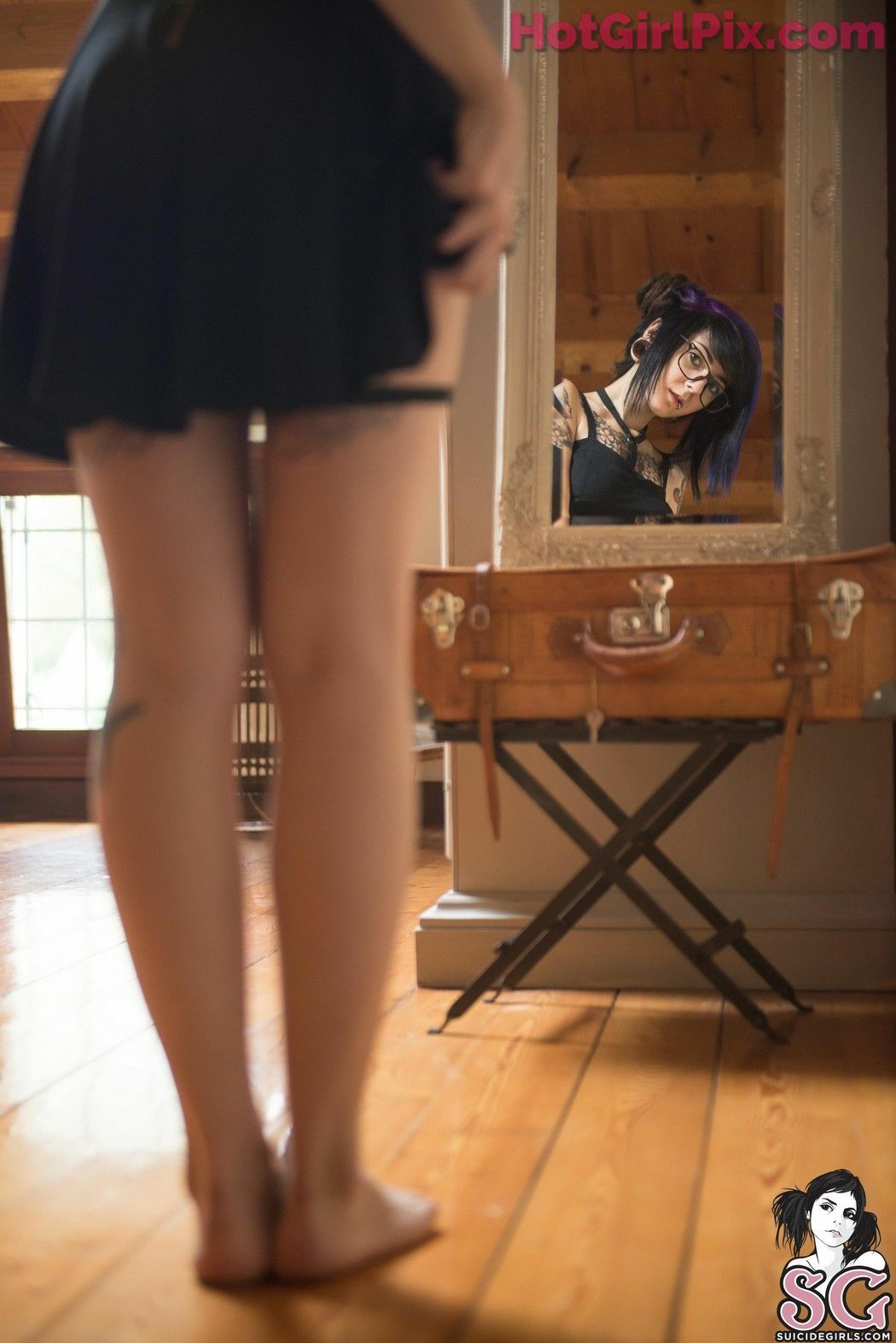 [Suicide Girls] Pandub - That Warm Chalet