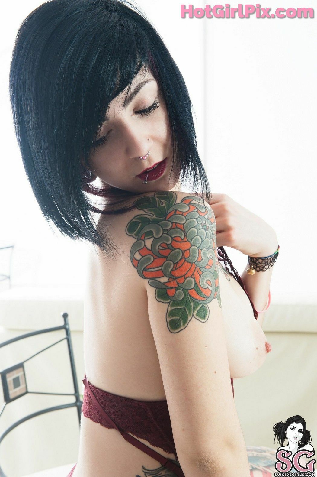 [Suicide Girls] Pandub - Burugōnyu