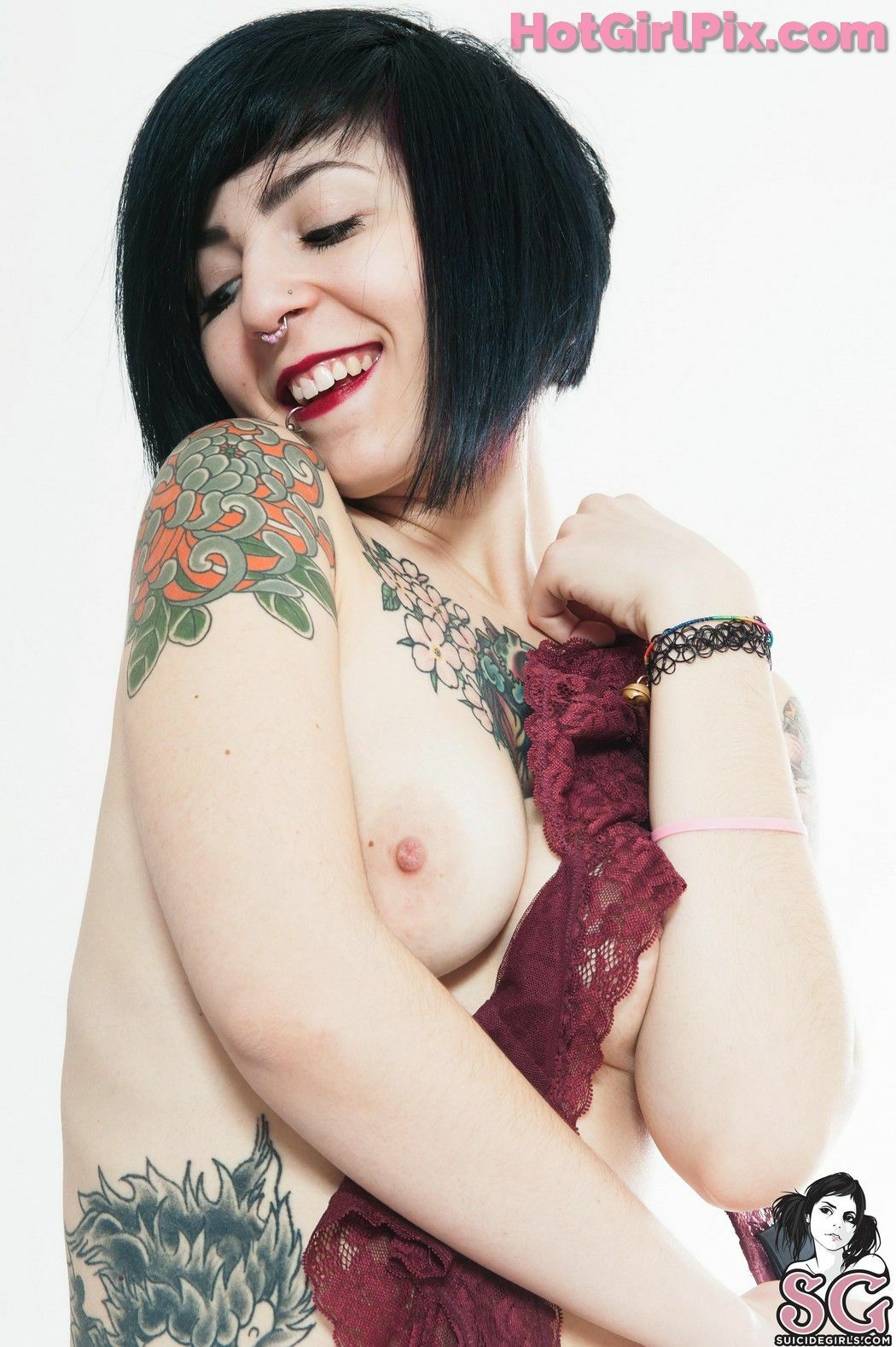 [Suicide Girls] Pandub - Burugōnyu