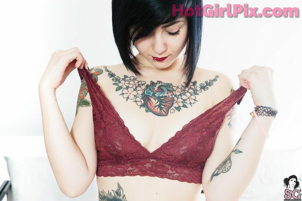 [Suicide Girls] Pandub - Burugōnyu