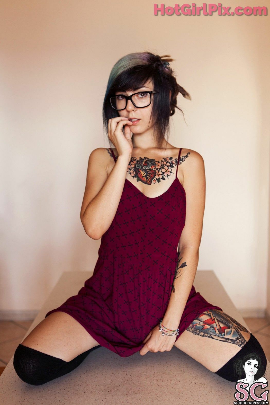 [Suicide Girls] Pandub - Amberwood