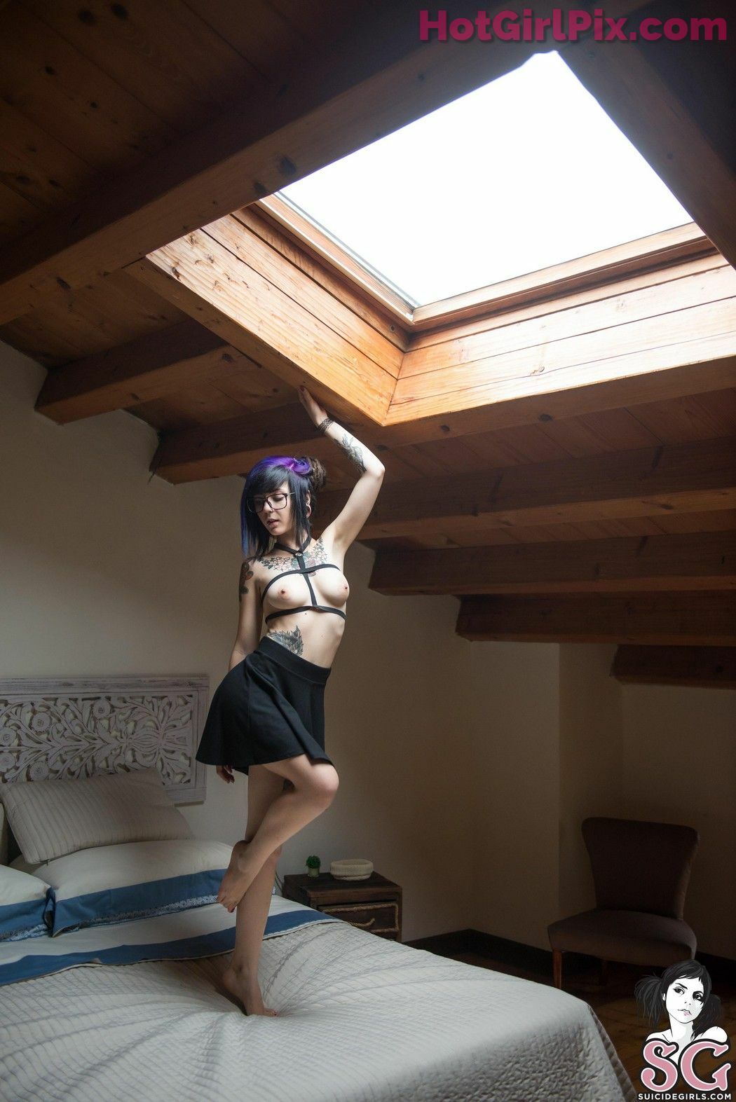 [Suicide Girls] Pandub - That Warm Chalet