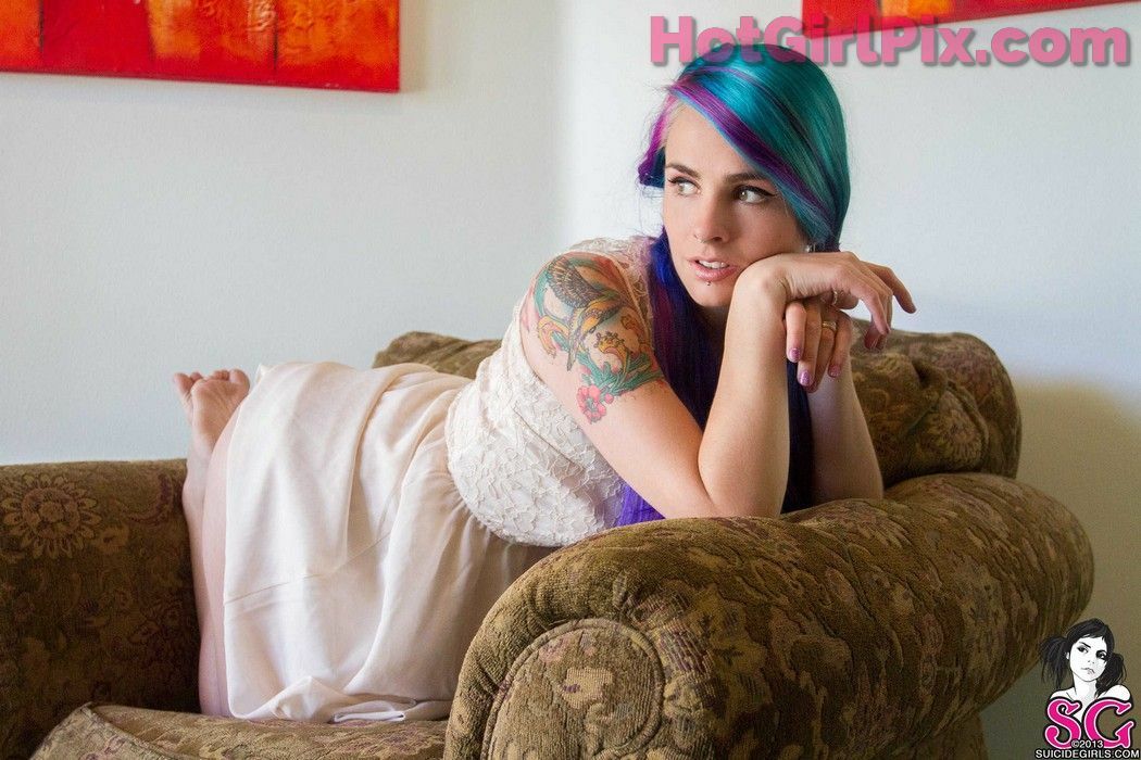 [Suicide Girls] Paloma - I Wanna Hold Your Hand Cover Photo