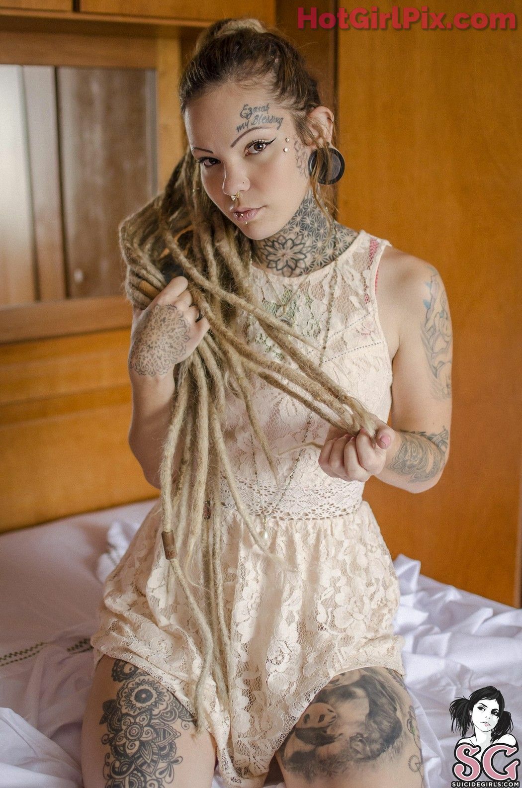 [Suicide Girls] Paulam - My Sweet Home