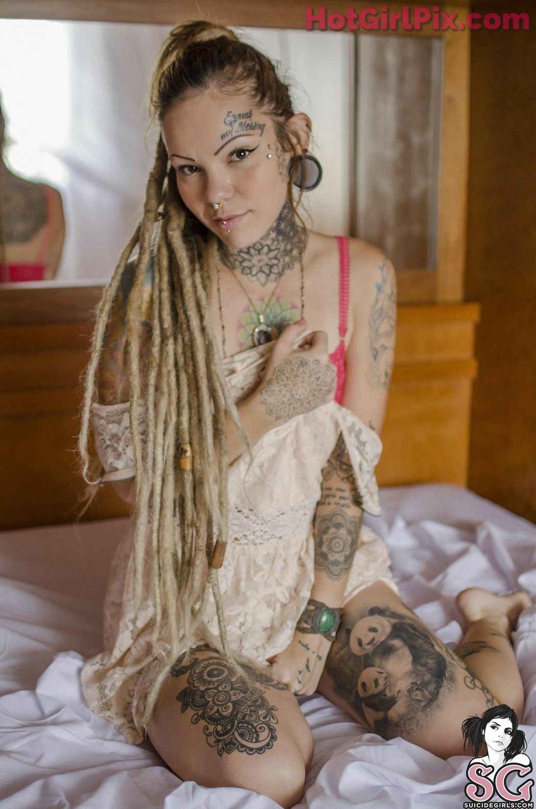 [Suicide Girls] Paulam - My Sweet Home
