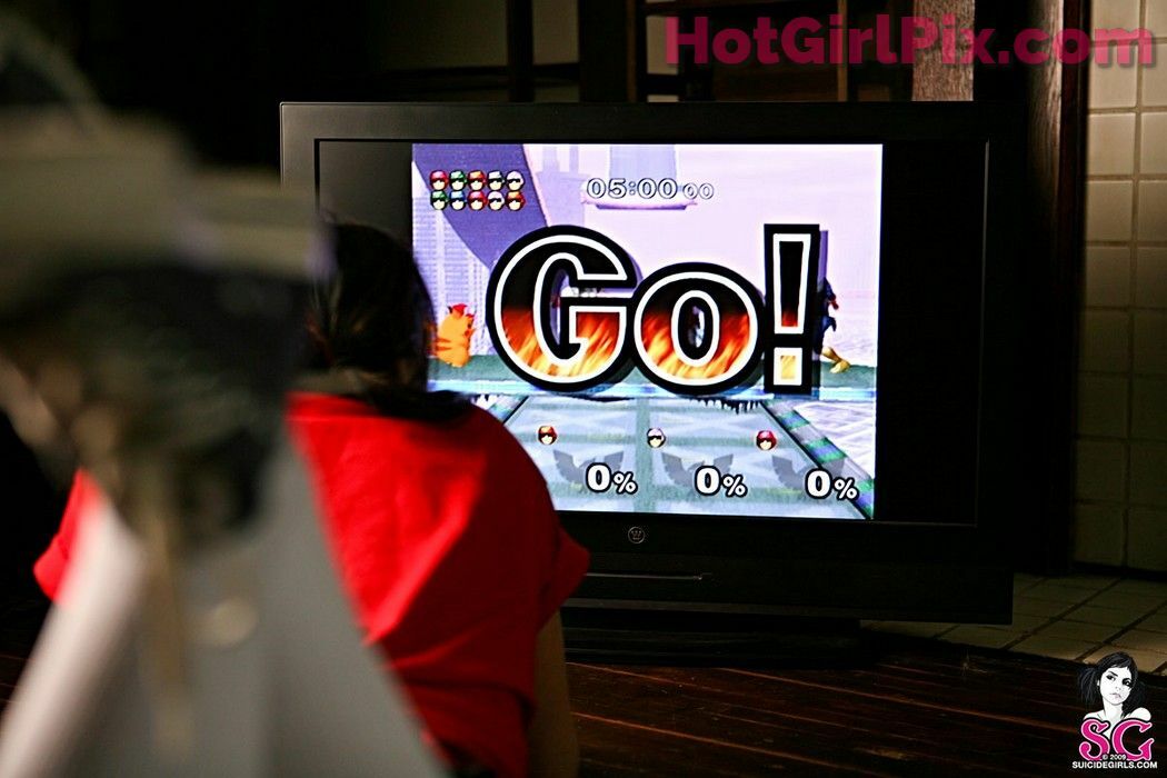 [Suicide Girls] Phecda - Game Cube Cover Photo