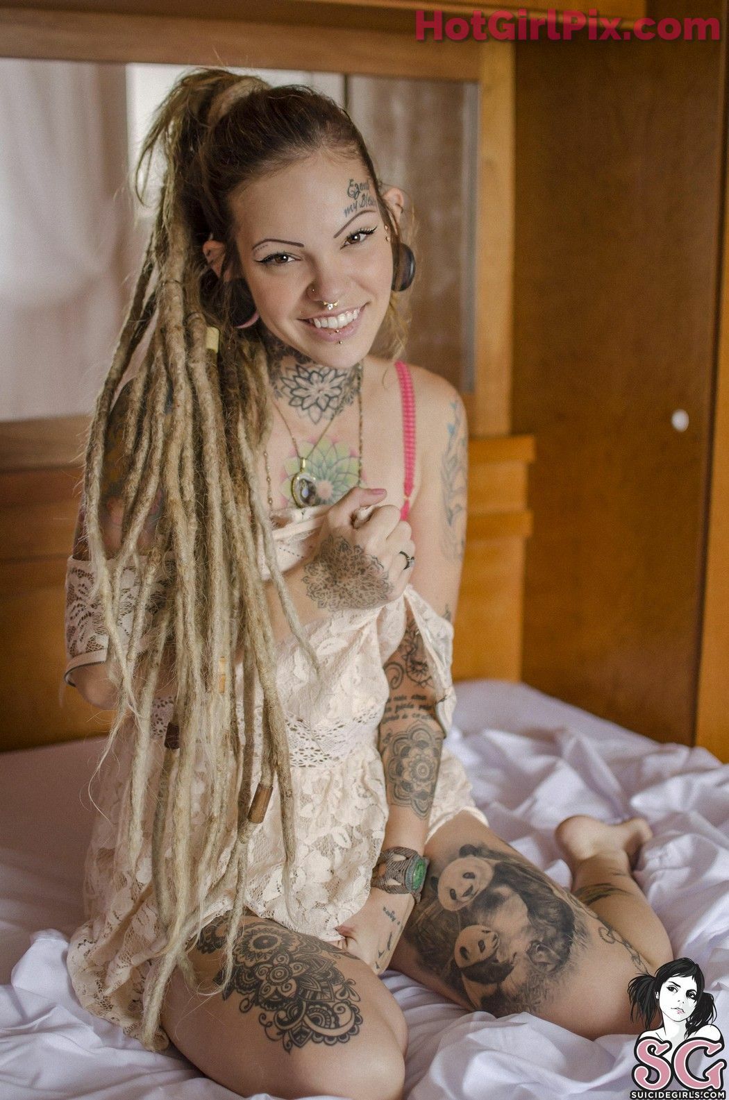 [Suicide Girls] Paulam - My Sweet Home