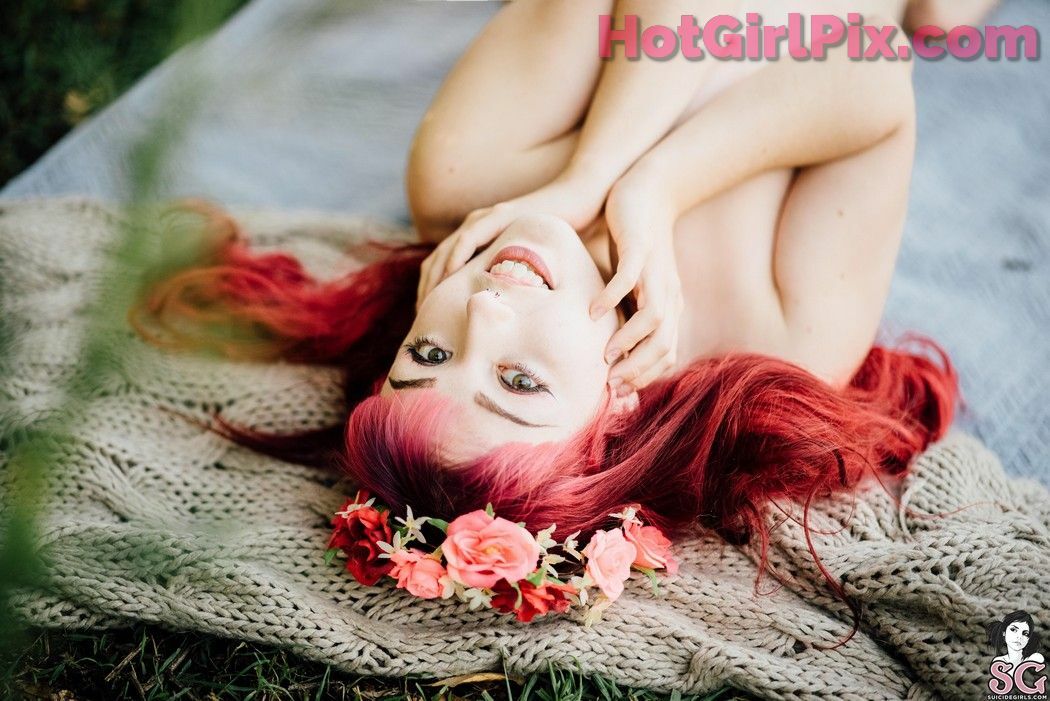 [Suicide Girls] Peoni - Firefly