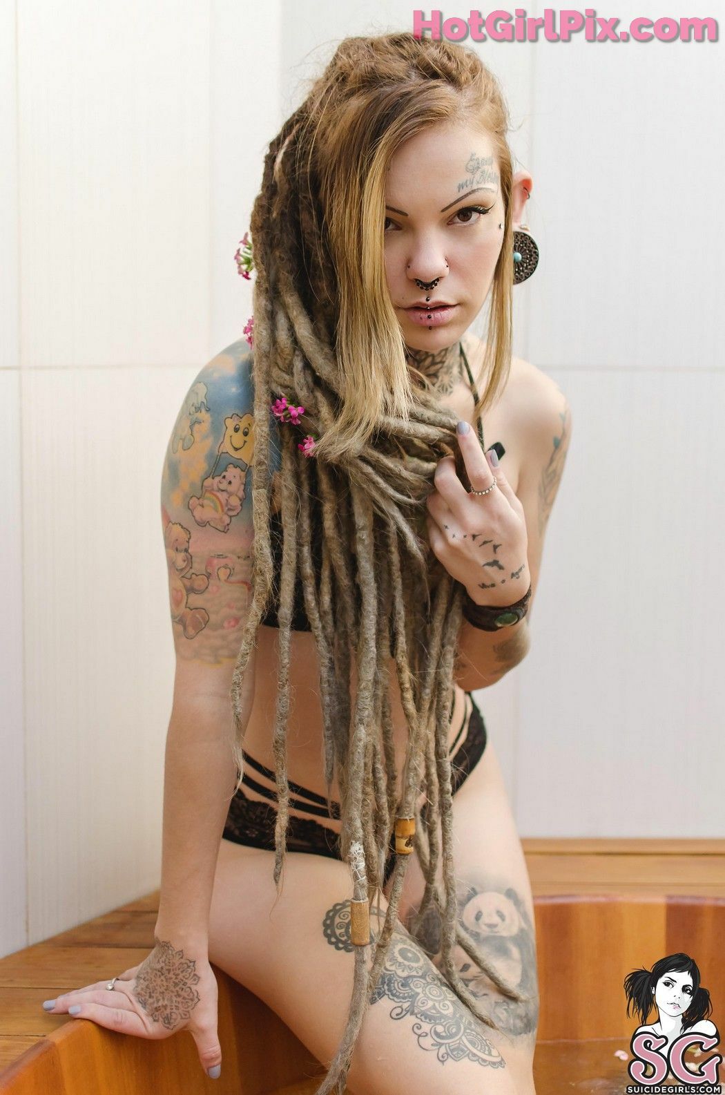 [Suicide Girls] Paulam - Zen Flowers