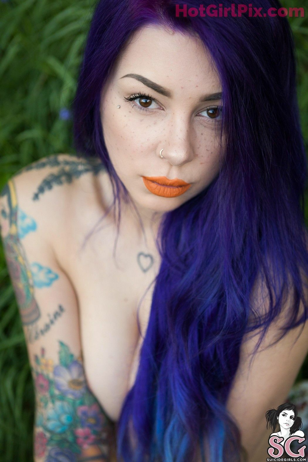 [Suicide Girls] plum - Duende