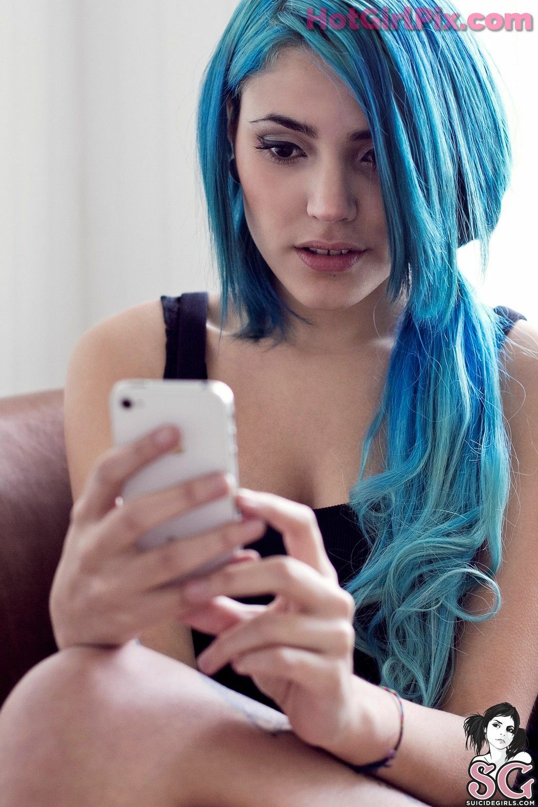 [Suicide Girls] plum & Mendacia - Lets Date