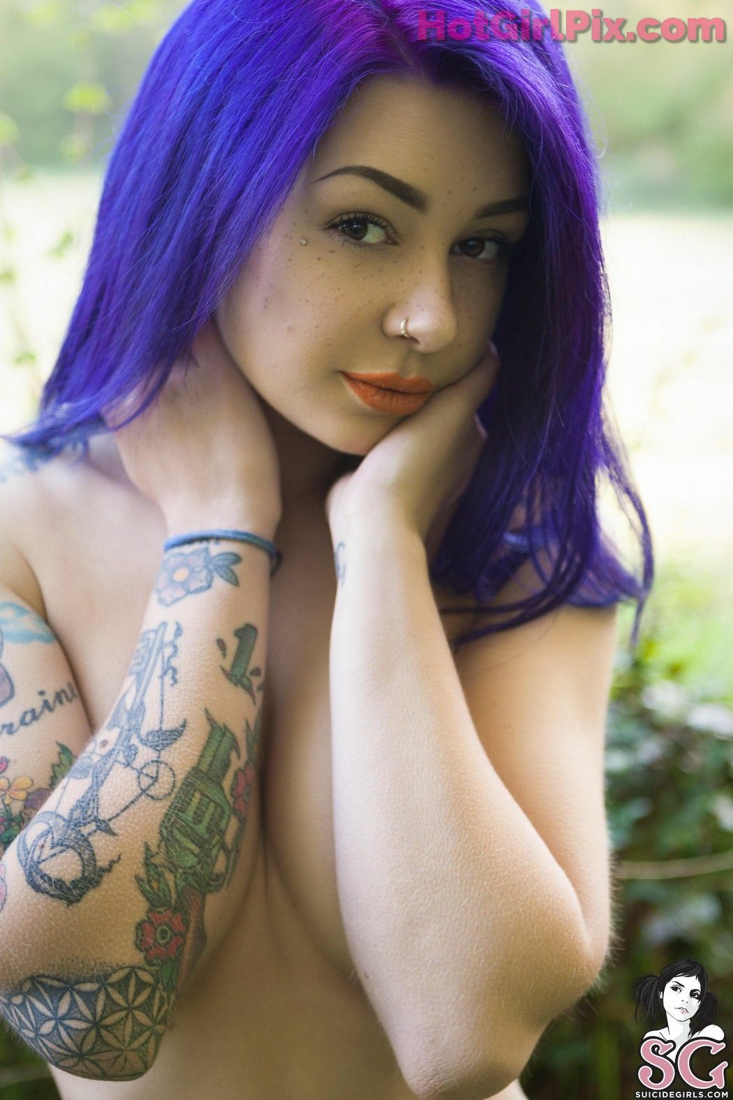 [Suicide Girls] plum - Duende