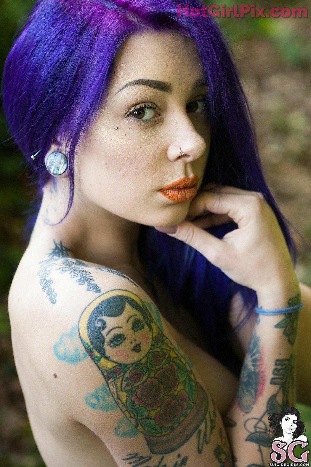 [Suicide Girls] plum - Duende