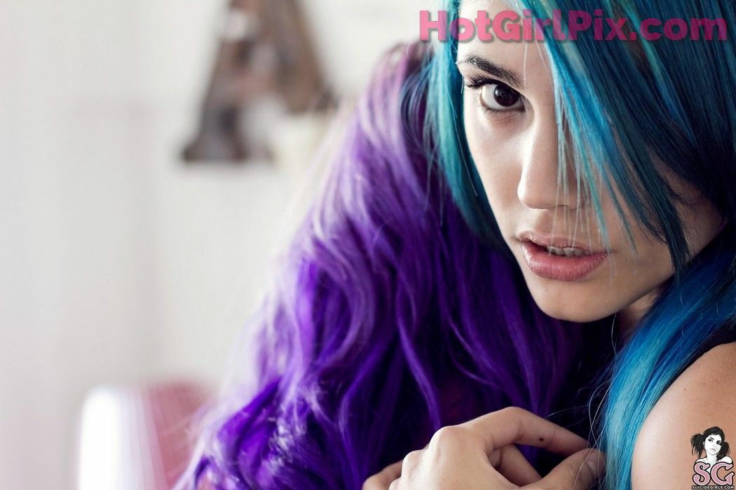 [Suicide Girls] plum & Mendacia - Lets Date