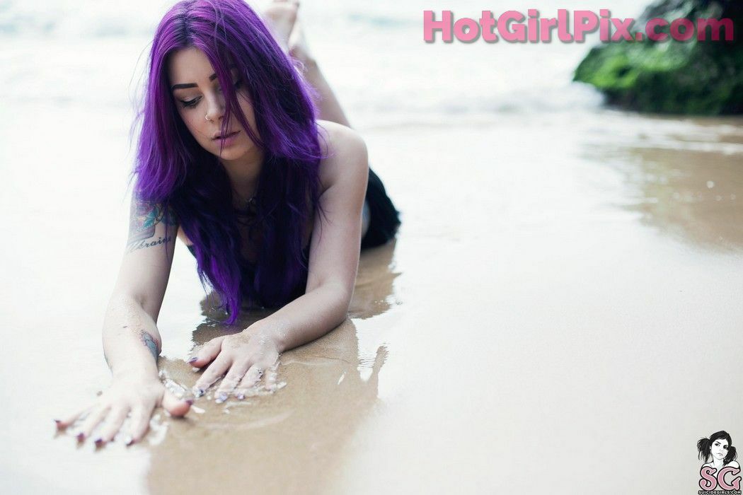 [Suicide Girls] Plum - Winterfell