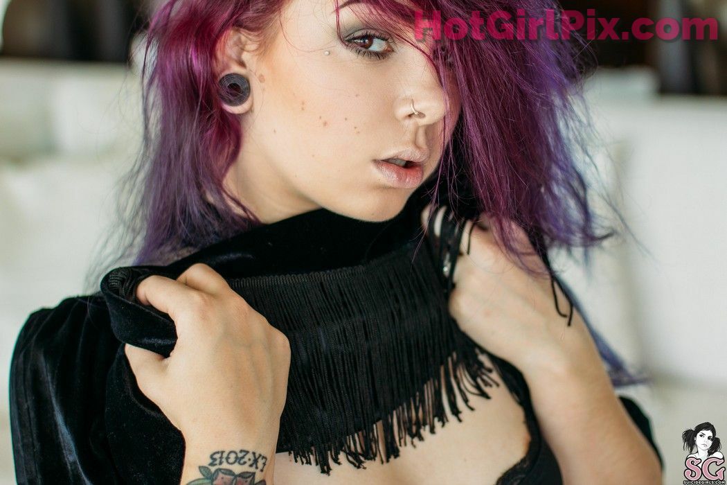[Suicide Girls] Plum - Goth Wino