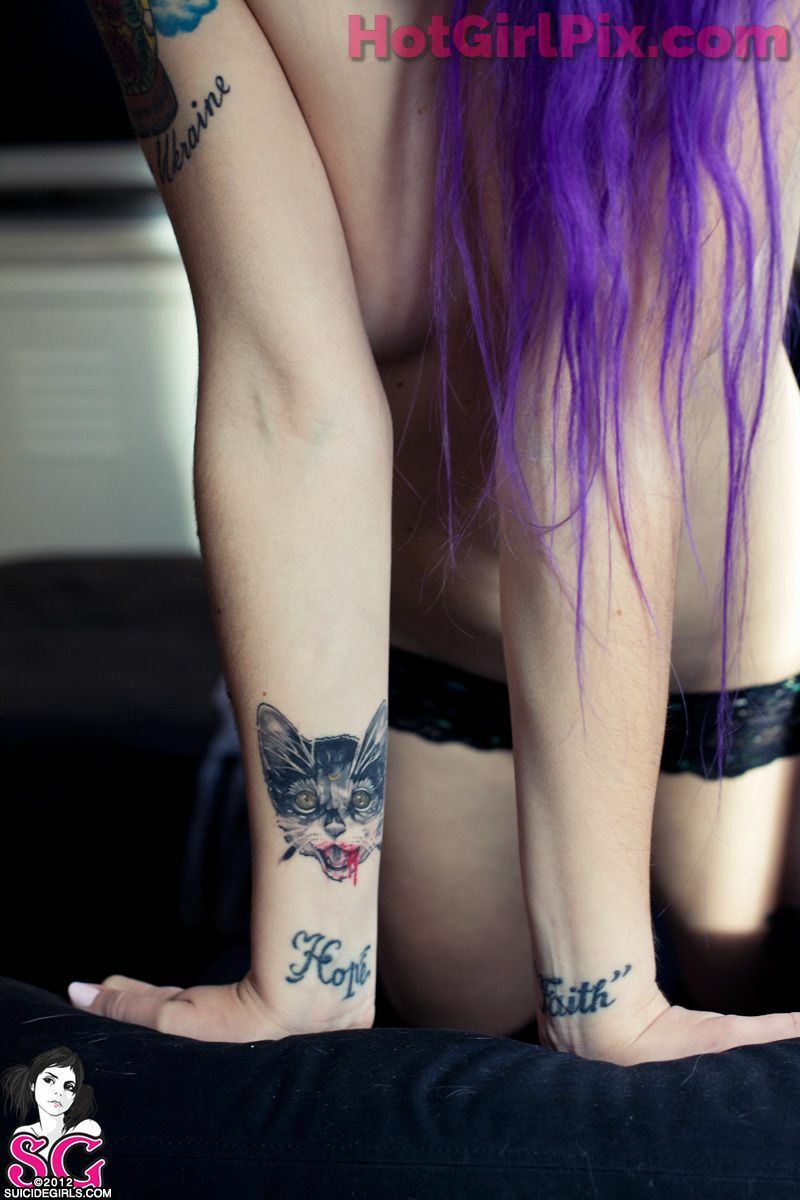 [Suicide Girls] Plum - Violet Poison